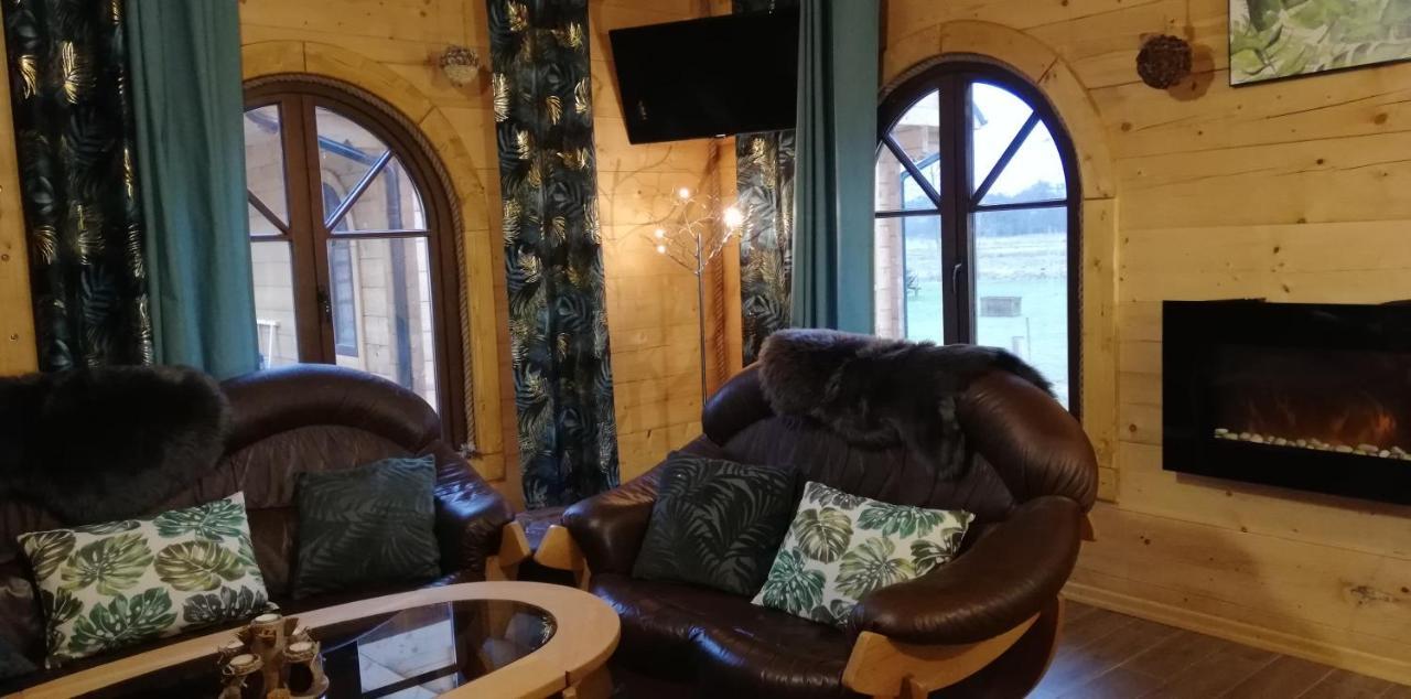 Woodorf Drewnem Uslane - Domki Z Bala Nad Rzeka Slupia Wsrod Pol I Lasow Z Chata Grillowa, Ogniskiem I Placami Zabaw Dla Dzieci Ustka Dış mekan fotoğraf